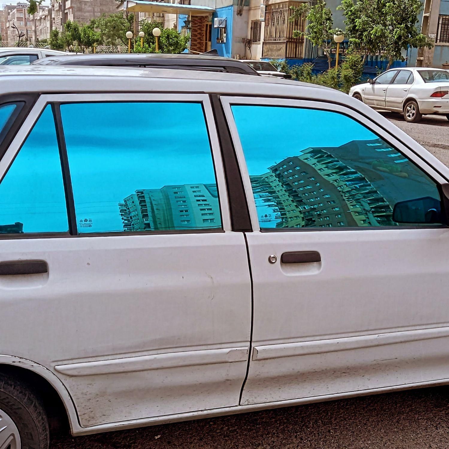 انواع برچسب های رفلکس دار شیشه اتومبیل